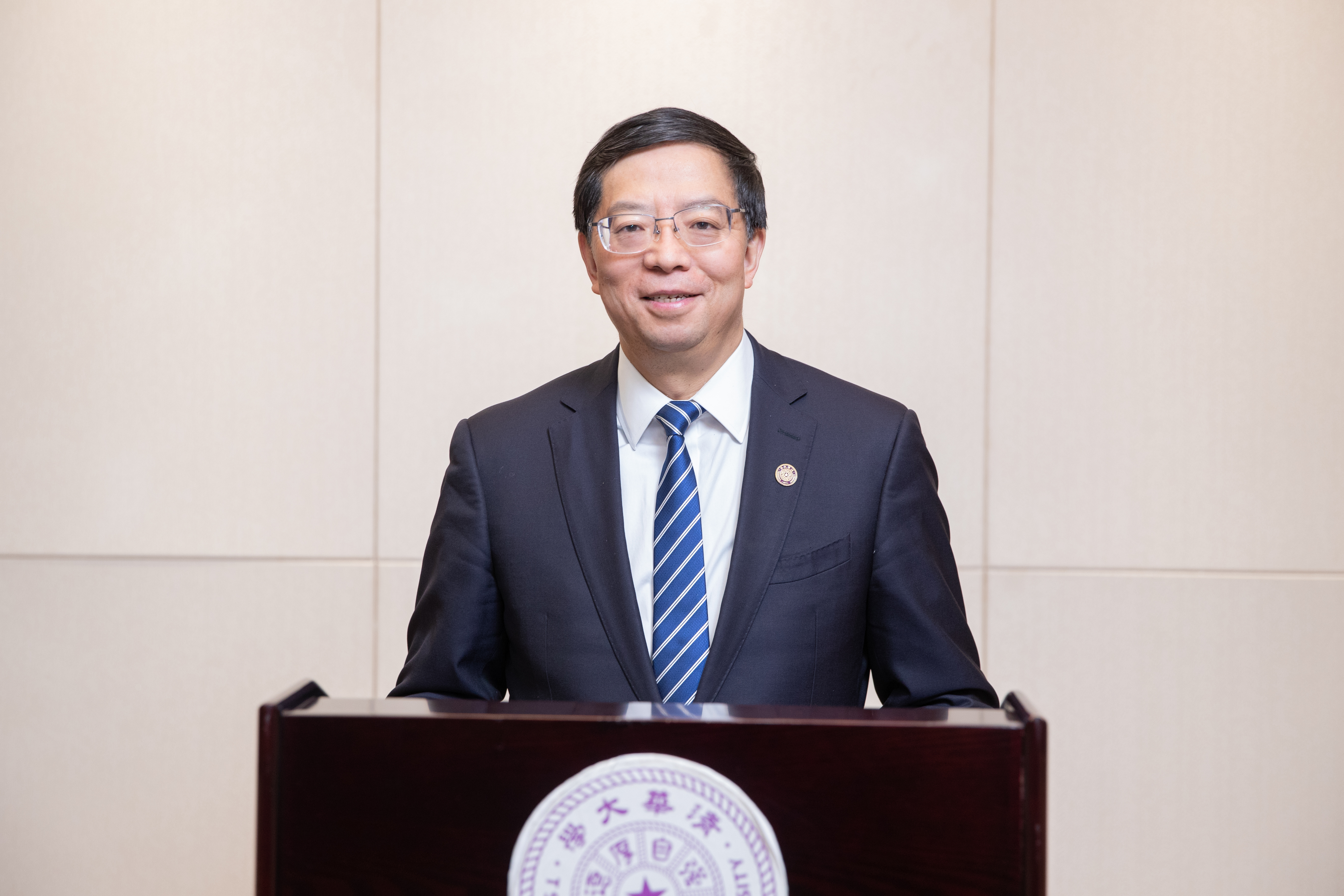 20211203-世界慕课联盟理事会-视频截图-世界慕课联盟创始主席、华体会娱乐平台校长邱勇致辞jpg