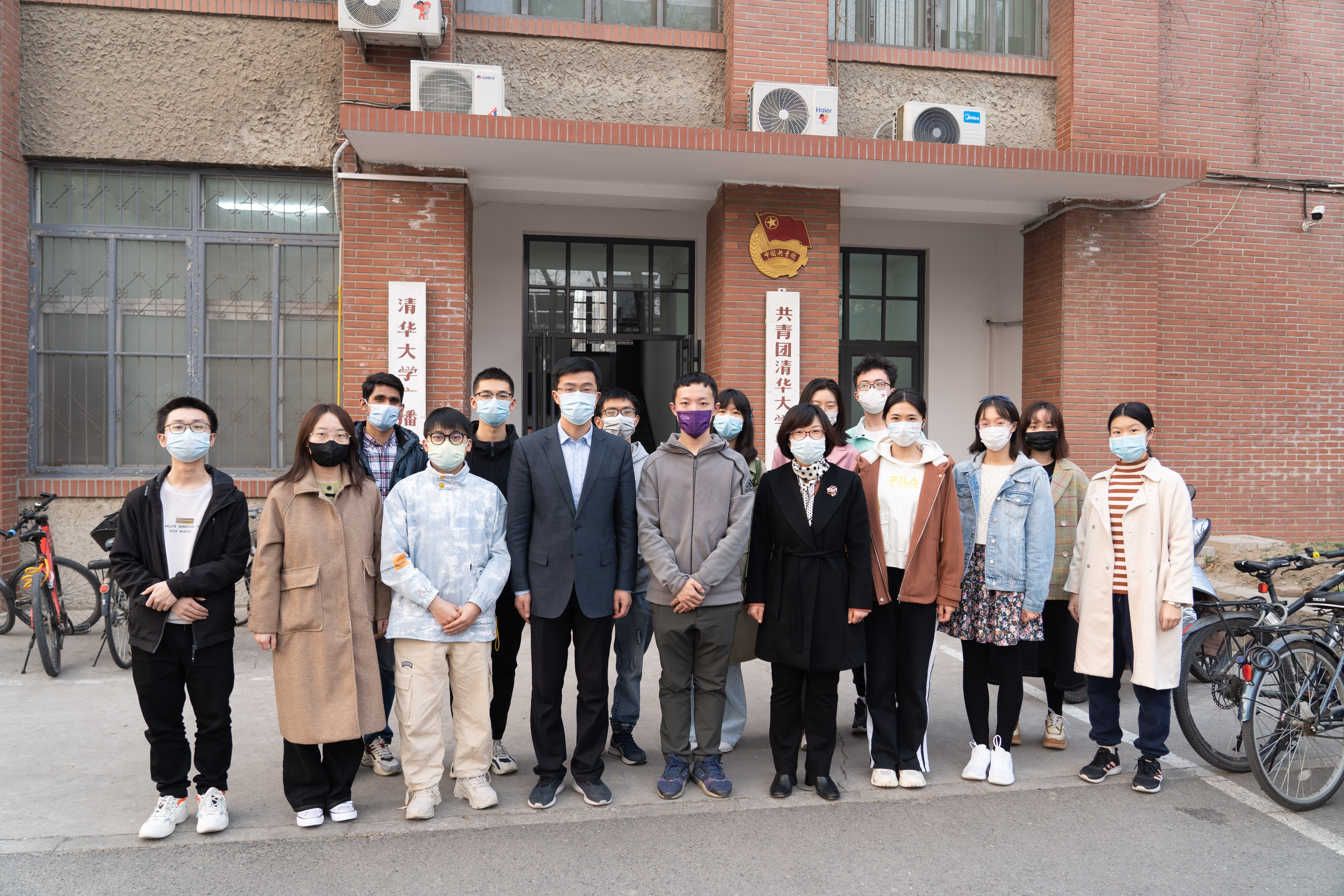 20220310-过勇老师与学生红会骨干座谈会-齐兴达-合照jpg 20220310-过勇老师与学生红会骨干座谈会-齐兴达-合照jpg