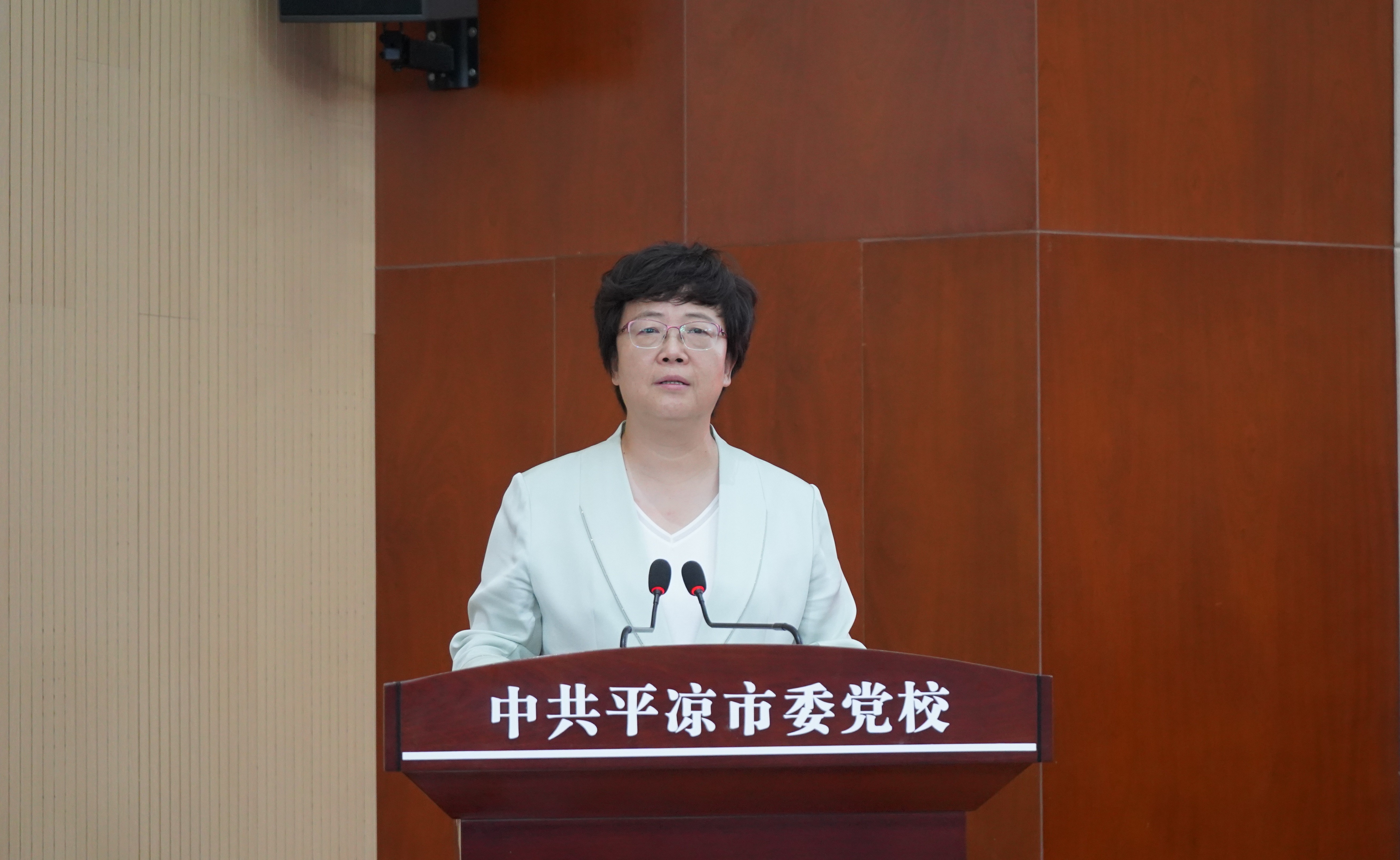 20230710-华体会娱乐平台乡村振兴甘肃平凉远程教学站揭牌暨乡村教师护眼灯捐赠仪式 -中共平凉市委书记王旭致辞-平凉融媒体中心拍摄.jpg