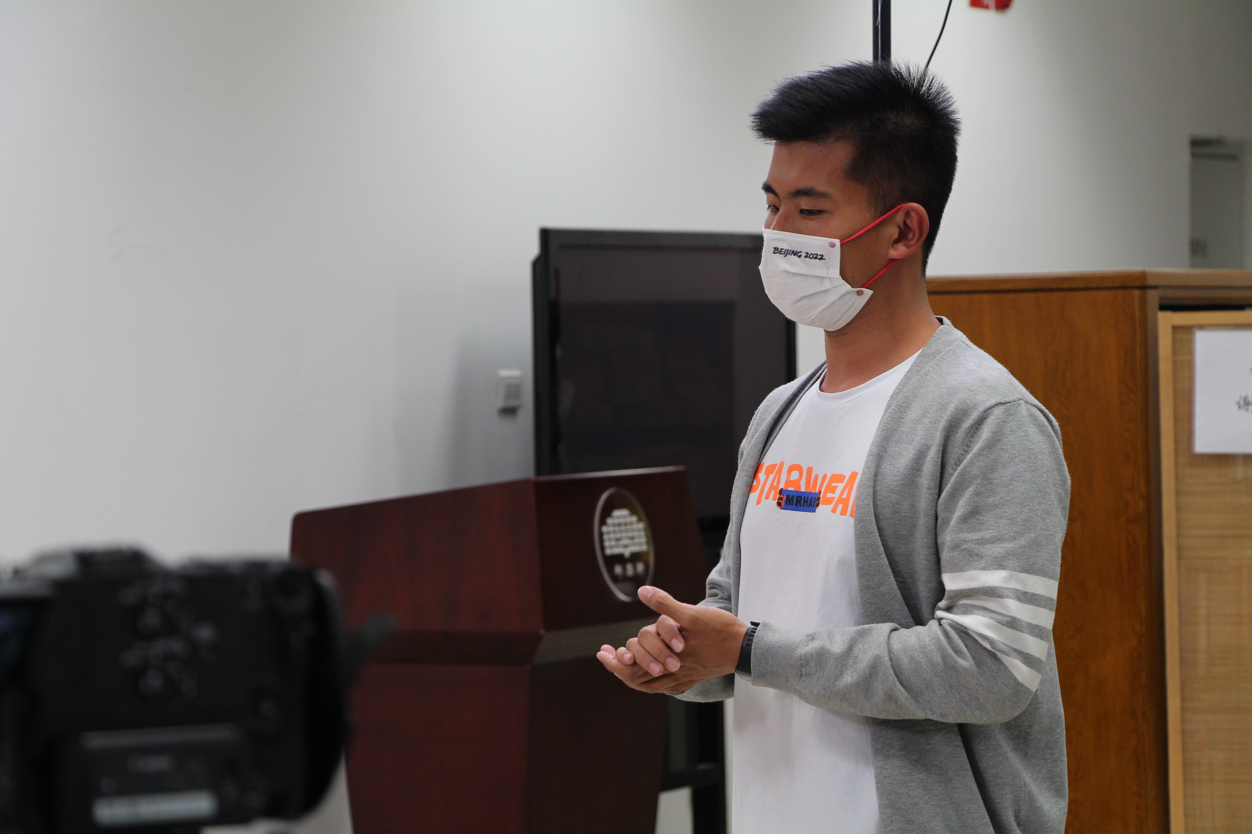 《20220426-邺架轩读书沙龙第三十一期举行 张小琴、邓耿畅谈人文清华讲坛与清华新人文精神-文素基地-现场提问》JPG 《20220426-邺架轩读书沙龙第三十一期举行 张小琴、邓耿畅谈人文清华讲坛与清华新人文精神-文素基地-现场提问》JPG