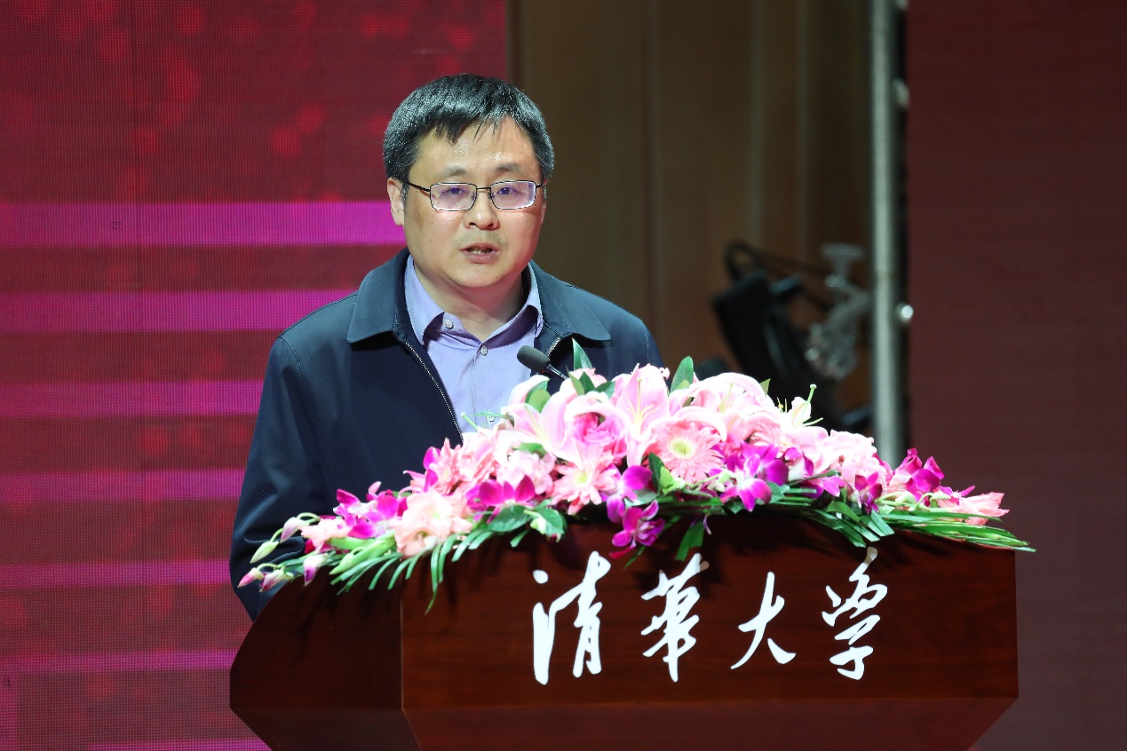 粉色的花描述已自动生成 粉色的花描述已自动生成