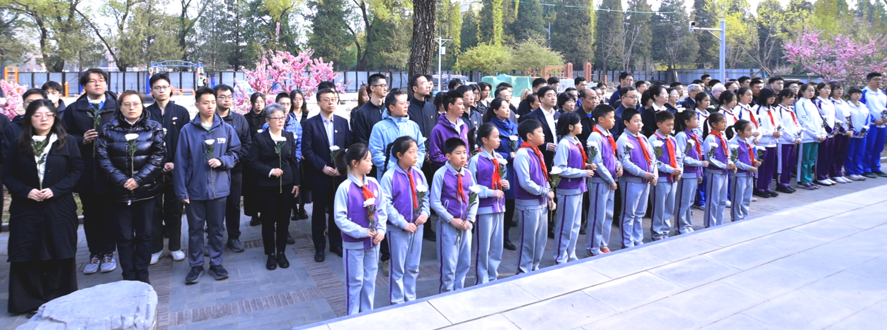 20250404-清明祭扫活动- 蒋孟凌-活动现场1.png