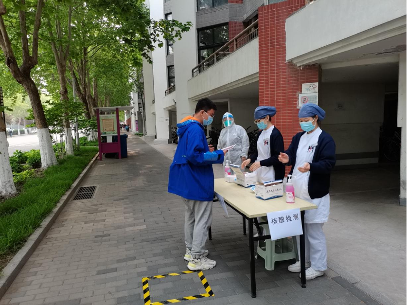 20220524-社区中心抗疫报道-社区中心供图-紫荆十一号楼疫情防控应急处置模拟演练png 20220524-社区中心抗疫报道-社区中心供图-紫荆十一号楼疫情防控应急处置模拟演练png