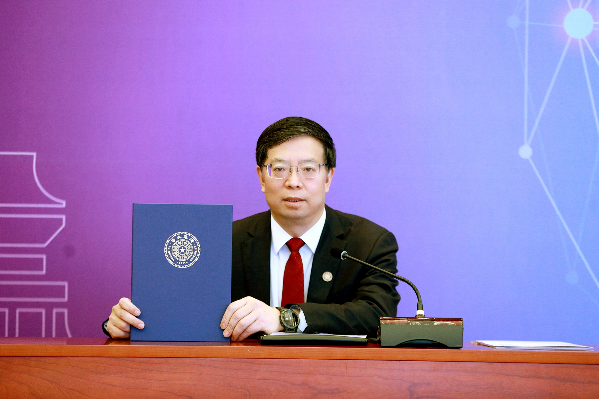 20220204-阿根廷总统阿尔韦托·费尔南德斯华体会娱乐平台名誉教授聘任仪式-常志东-双方在线合影-校长jpeg