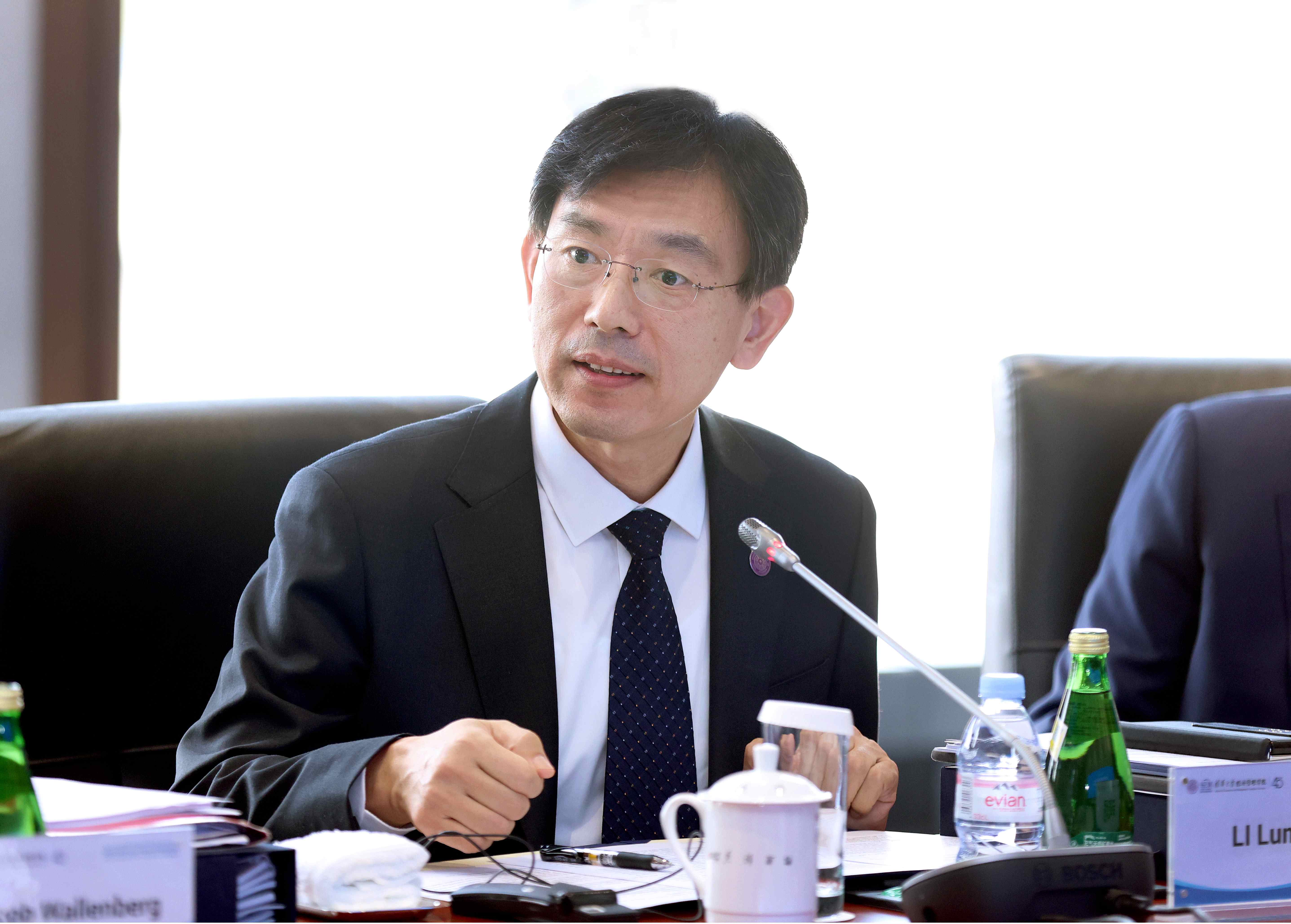 20241025-华体会娱乐平台经济管理学院顾问委员会2024年会议举行-新华社摄影 - 李路明致辞.jpg