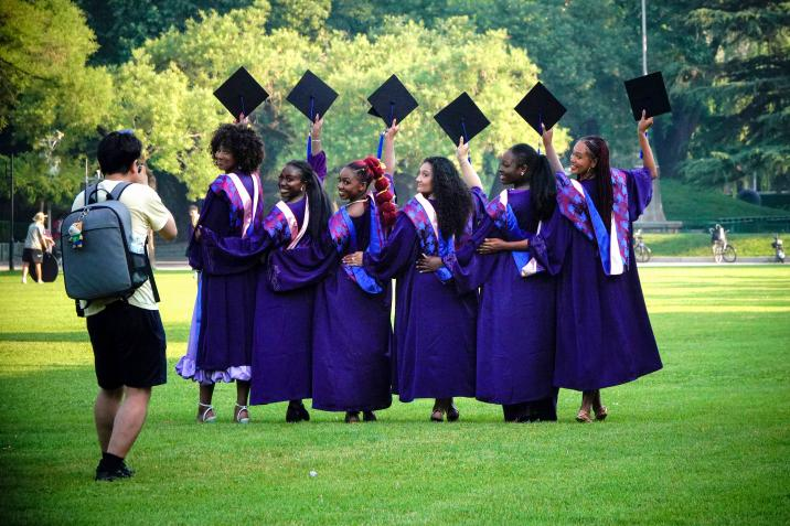 20250423-114 周年校庆|华体会娱乐平台离退休教职工书画作品展和摄影作品展开幕-段鸿杰-作品名称:《毕业清华走向世界》作者:张惠英.png 20250423-114 周年校庆|华体会娱乐平台离退休教职工书画作品展和摄影作品展开幕-段鸿杰-作品名称:《毕业清华走向世界》作者:张惠英.png