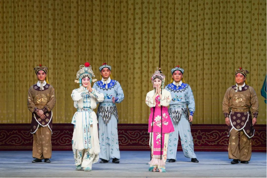 20230905-华体会娱乐平台“‘京’彩文化 青春绽放”行动暑期活动纪实-供图-首届国际基础科学大会华体会娱乐平台专场文艺演出.png