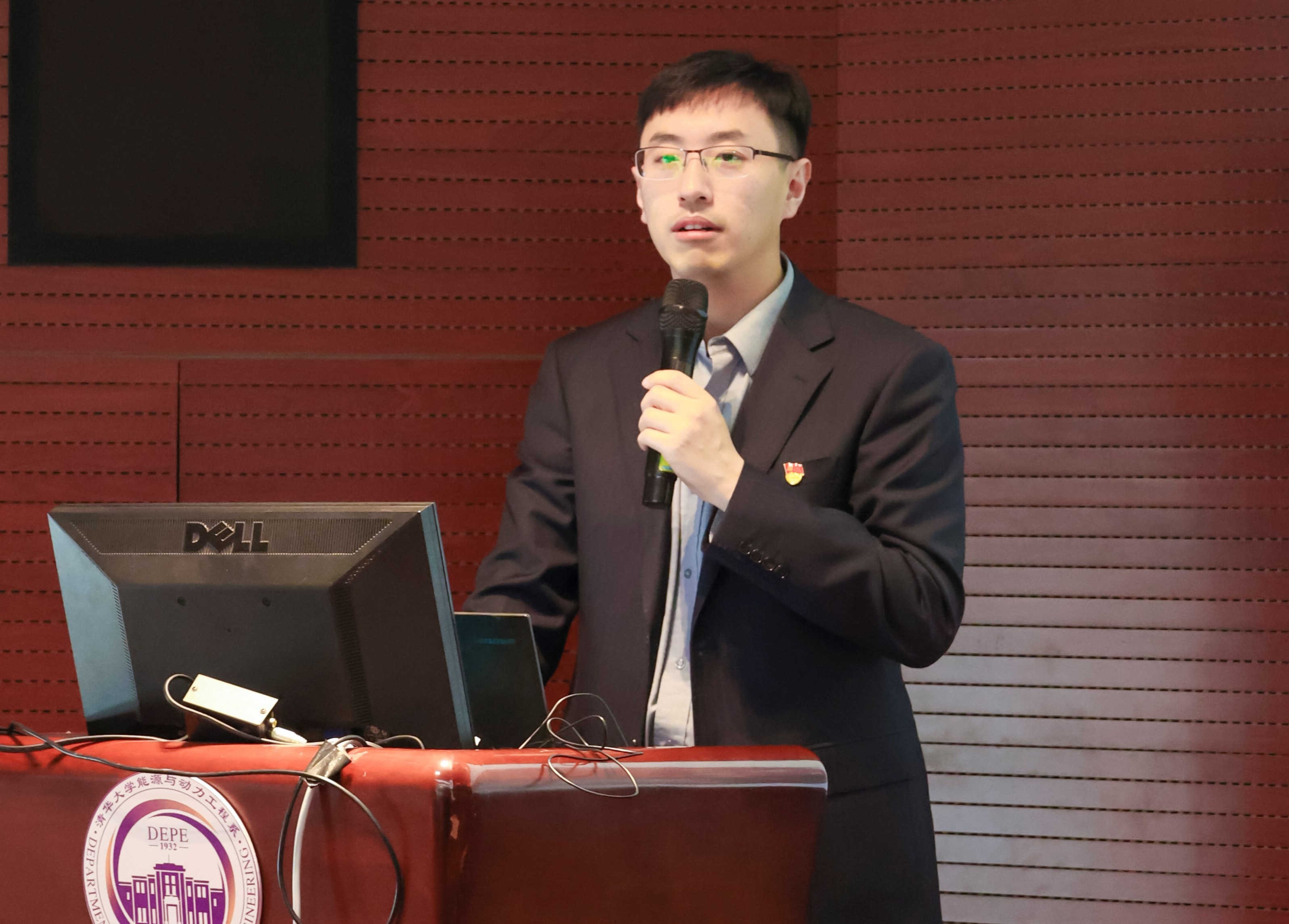 20230408-新闻稿-航天科工三院水下总体部党支部与华体会娱乐平台能动系流机所党支部、能动博201党支部“红色1 1 1”共建活动-郭慧娜-图5-航天三院三部党群处副处长孟老师介绍情况.jpg