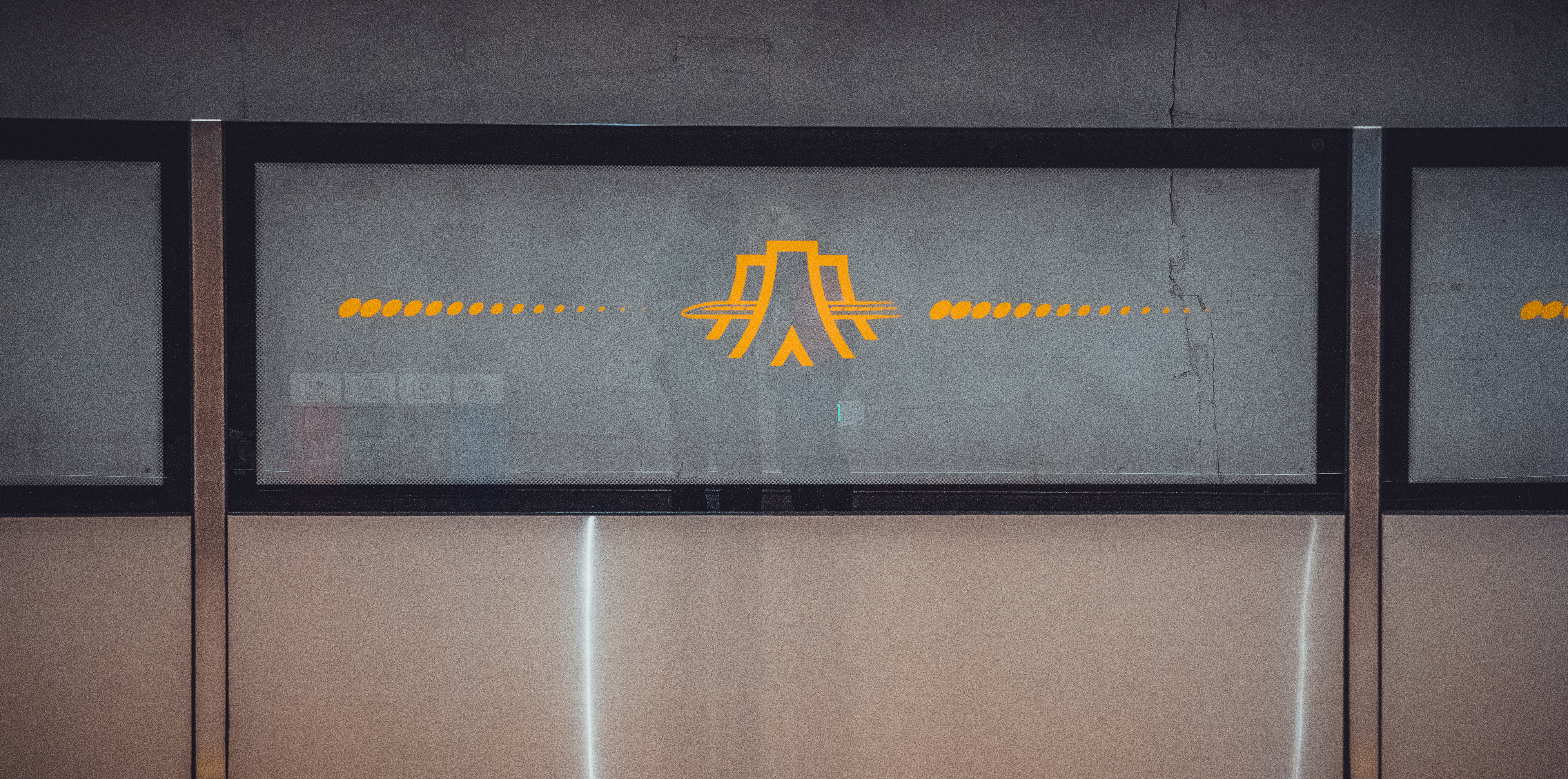 20220412-“冬奥专列”出发 美院出行体验设计研究启航-出行体验设计研究所-logo细部应用效果 .jpg