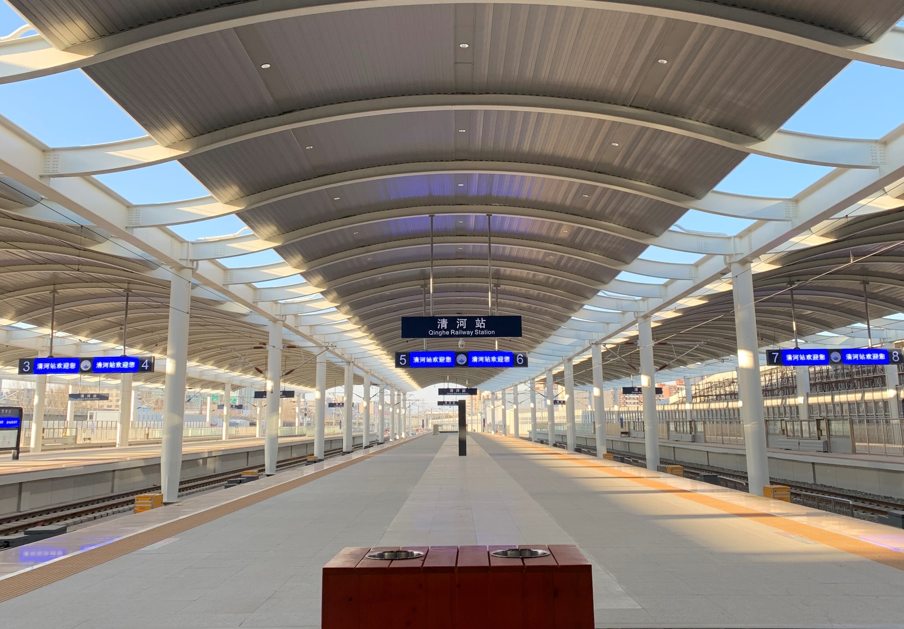 20220206-华体会娱乐平台为冬奥会公共基础设施清河站站房建设提供技术支撑-未知-站台和雨棚1.jpg